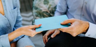 Darovací daň. Osvobození od daně. Kdy se platí daň a kdy nemusíte? darovací daň nemovitost