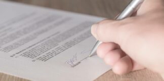 Exekuční doložka v nájemní smlouvě: Význam, náležitosti a výhody exekuční doložka v nájemní smlouvě