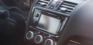 Koncesionářské poplatky: Domácnost, OSVČ a sankce koncesionářské poplatky