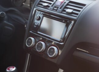 Koncesionářské poplatky: Domácnost, OSVČ a sankce koncesionářské poplatky