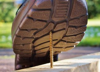 Náhrada nemajetkové újmy podle staré a nové úpravy občanského zákoníku Náhrada nemajetkové újmy podle staré a nové úpravy občanského zákoníku