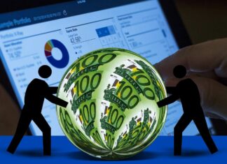 Ochrana spotřebitele u finančních služeb: Dark patterns a klamavé praktiky ochrana spotřebitele u finančních služeb