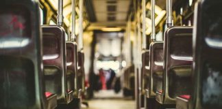 Práva revizora v hromadné dopravě – zadržení cestujícího Práva revizora v hromadné dopravě - zadržení cestujícího