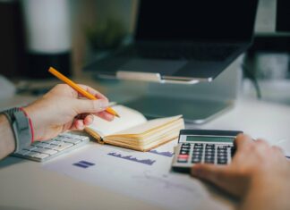 Příplatek za práci v sobotu a v neděli: Práce o víkendu v roce 2025 Příplatek za práci o víkendu