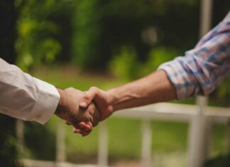 Nastavení spolupráce s freelancerem: Podmínky, smlouva a daně Spolupráce s freelancerem