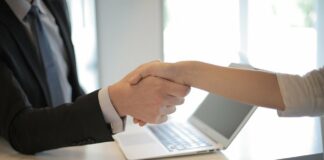 Uzavírání smluv elektronicky: co se mění novelou zákoníku práce? Uzavírání smluv elektronicky