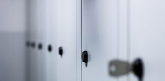 Za odložené věci neručíme: Odpovědnost podnikatelů za odložené věci neručíme