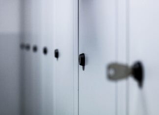 Za odložené věci neručíme: Odpovědnost podnikatelů za odložené věci neručíme