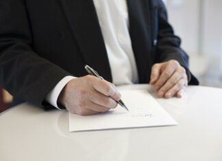 Zrušení pracovní smlouvy ve zkušební době: Co (ne)můžete a jak se bránit zrušení pracovní smlouvy ve zkušební době